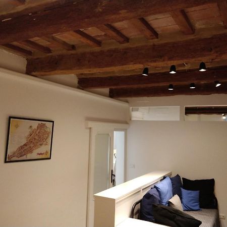 Isi Guesthouse 29 Єзі Екстер'єр фото