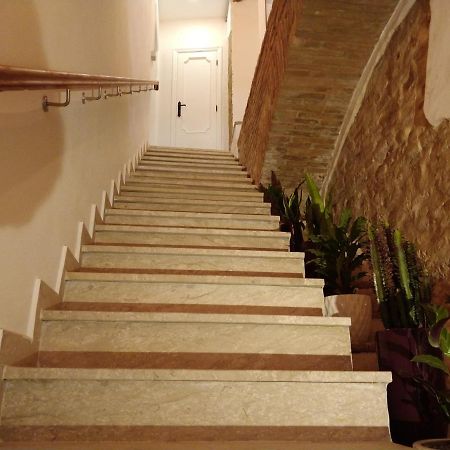 Isi Guesthouse 29 Єзі Екстер'єр фото