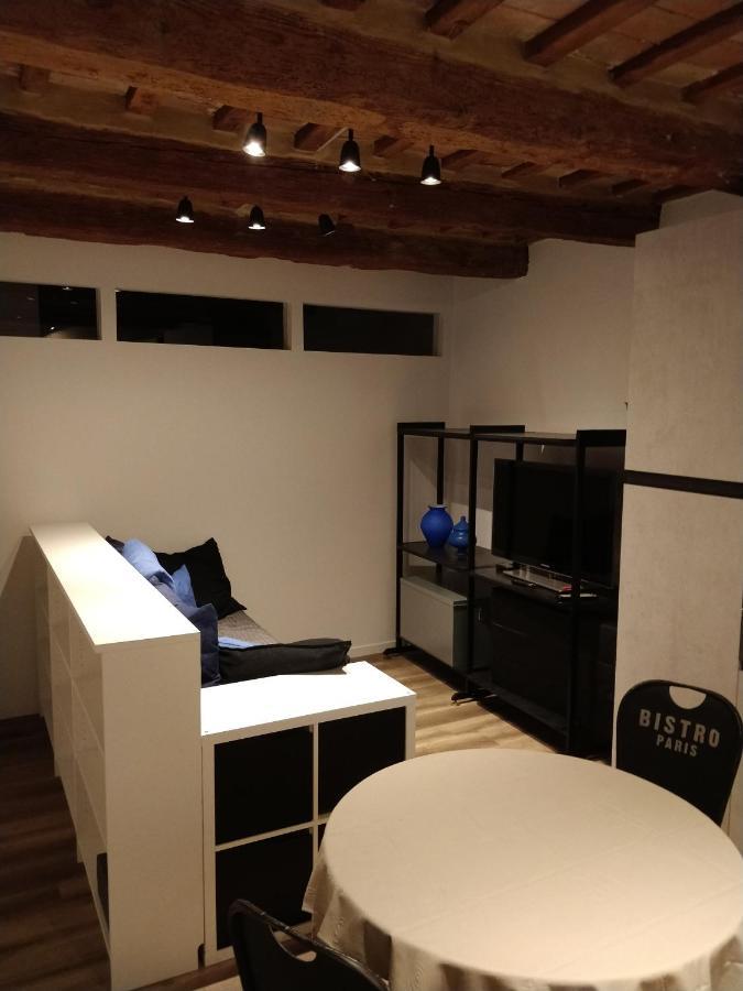 Isi Guesthouse 29 Єзі Екстер'єр фото