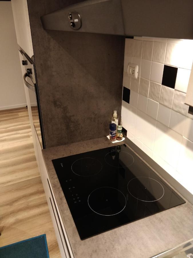 Isi Guesthouse 29 Єзі Екстер'єр фото