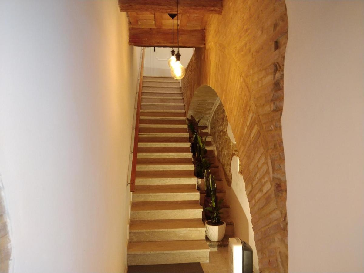Isi Guesthouse 29 Єзі Екстер'єр фото