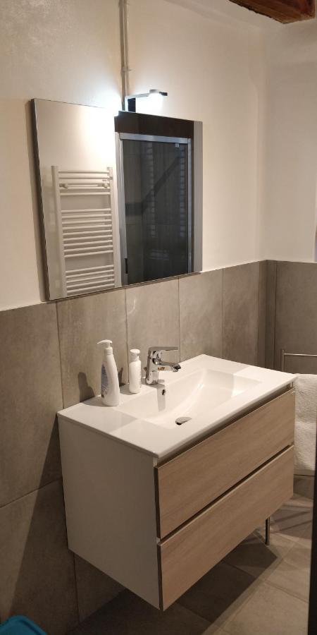 Isi Guesthouse 29 Єзі Екстер'єр фото