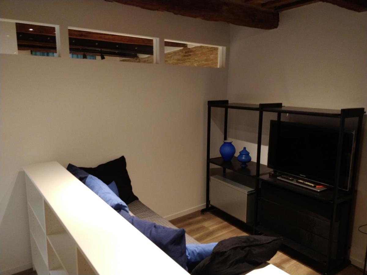 Isi Guesthouse 29 Єзі Екстер'єр фото