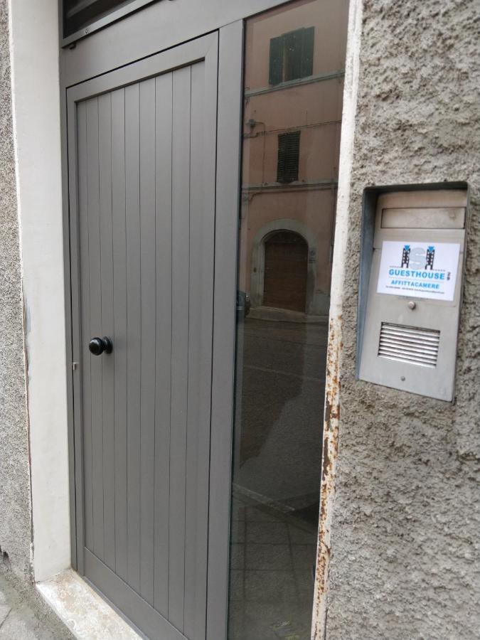 Isi Guesthouse 29 Єзі Екстер'єр фото